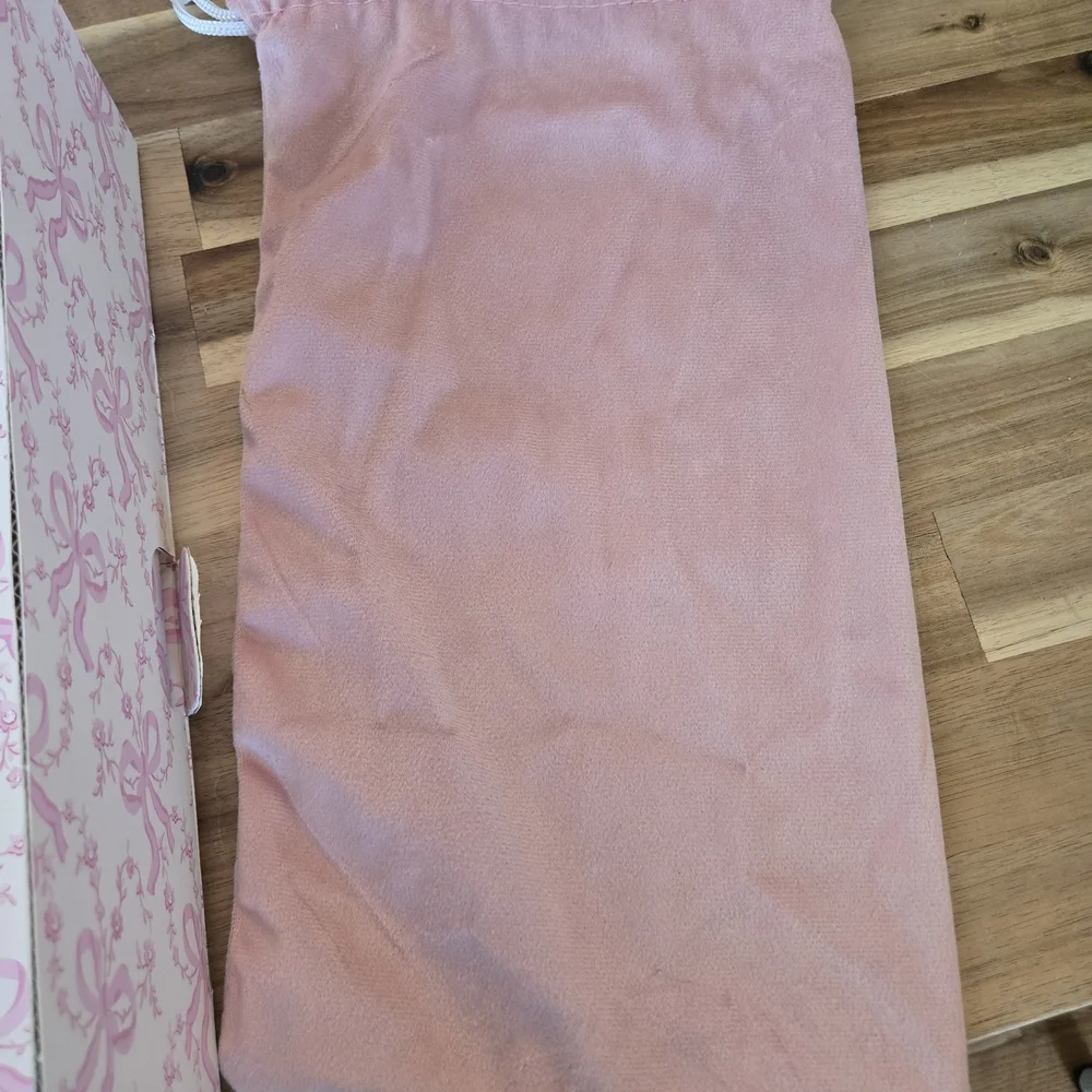 Stanley X LoveShackFancy. Like New With Extra Acxessories. Original Box And Bag - Picture 5 of 8